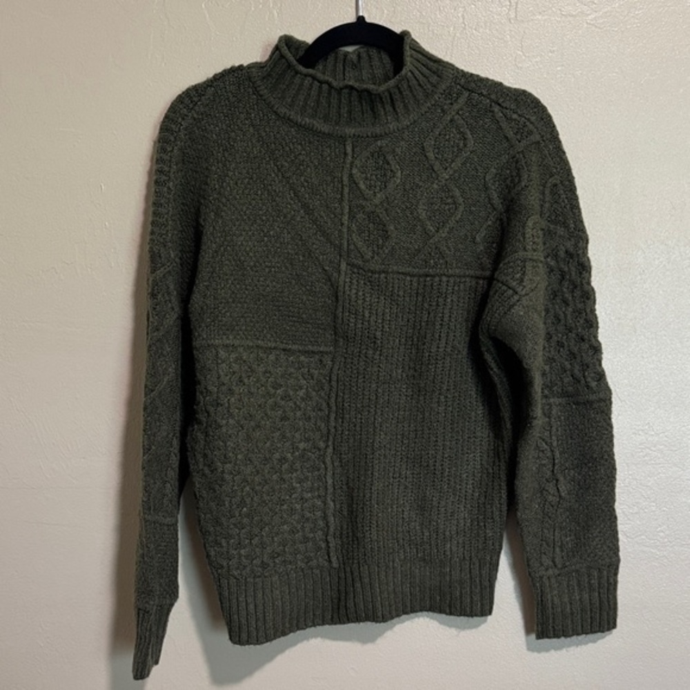American eagle Chunky Knit Sweater in Olive Green size small